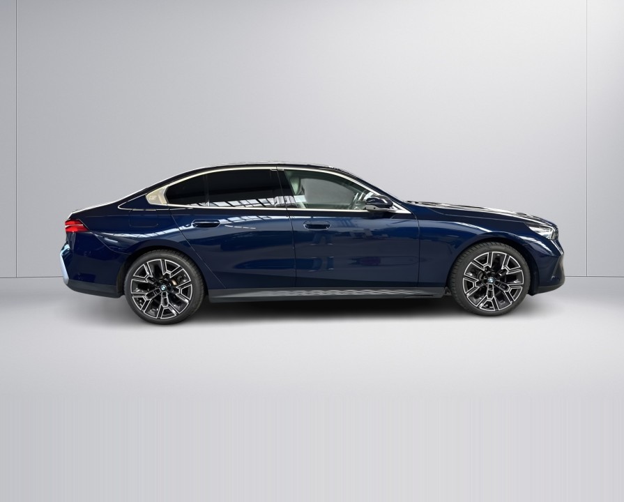 BMW Seria 5 520d xDrive (3)