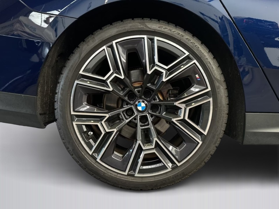 BMW Seria 5 520d xDrive - foto 15