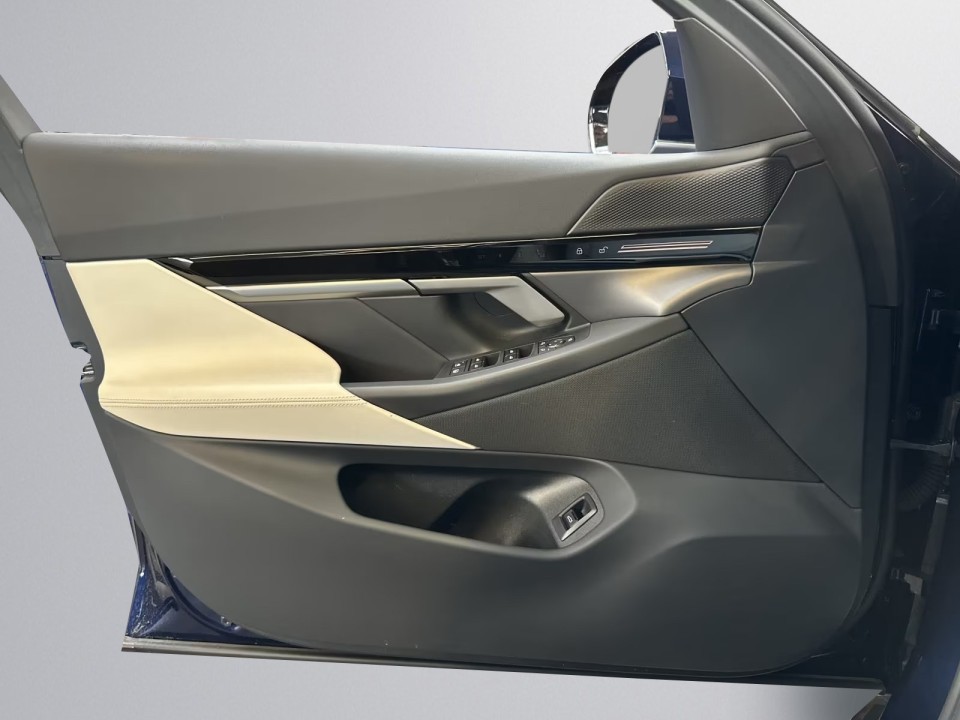 BMW Seria 5 520d xDrive - foto 13