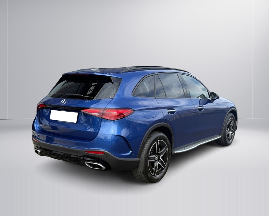 Mercedes-Benz GLC 300 4MATIC AMG Line (3)