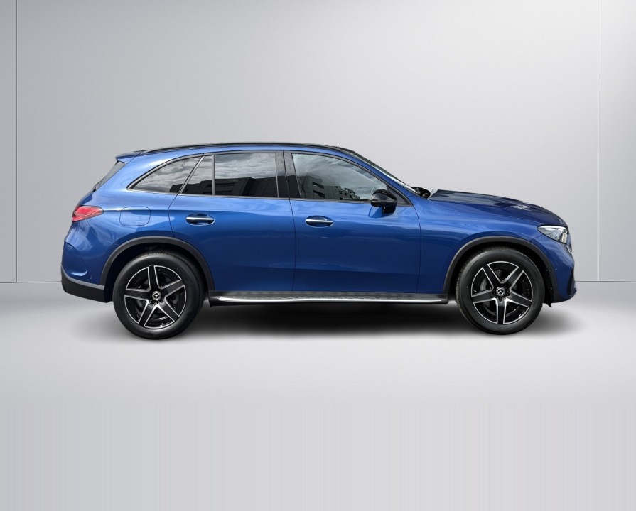 Mercedes-Benz GLC 300 4MATIC AMG Line (2)