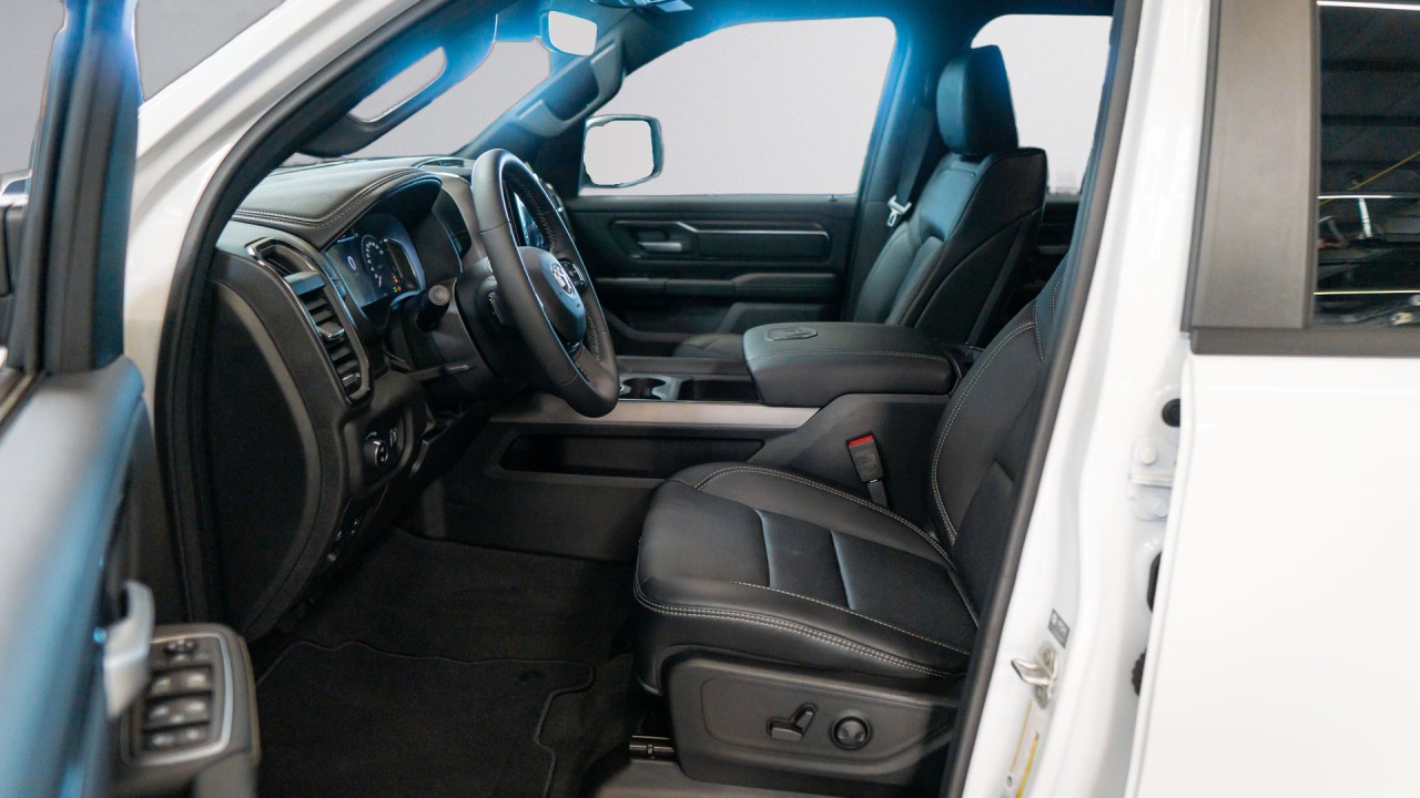 Dodge RAM 1500 Sport Night Edition - foto 14
