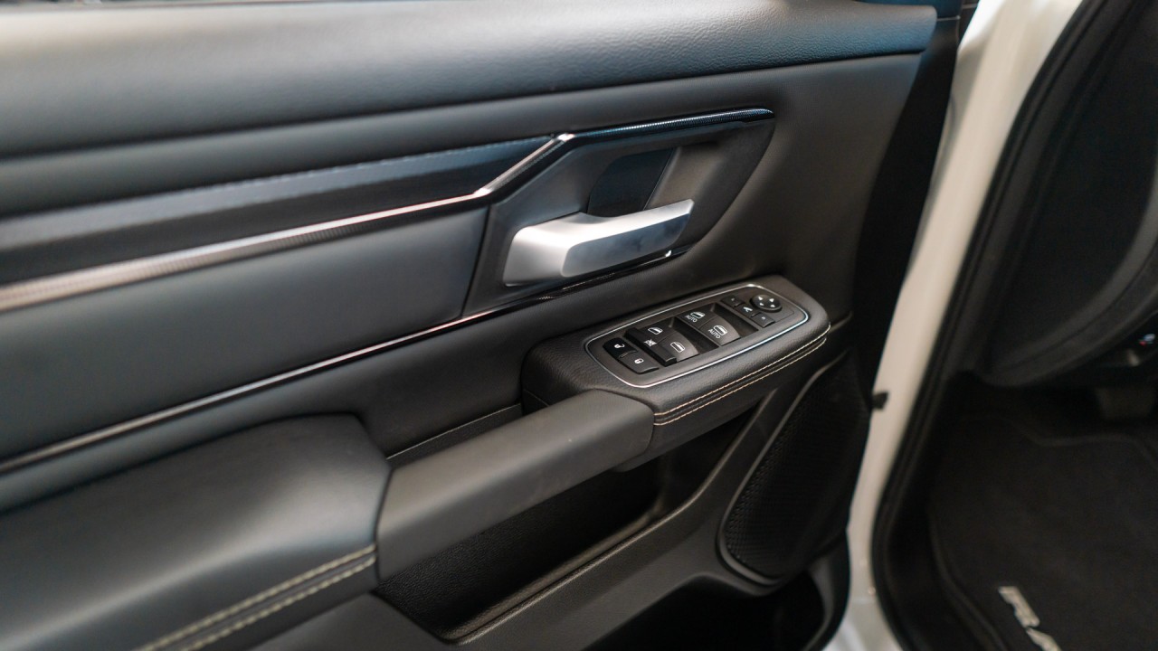 Dodge RAM 1500 Sport Night Edition - foto 28