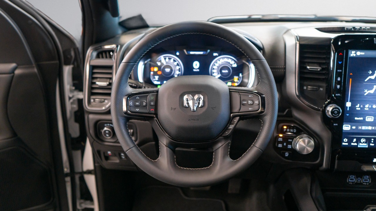 Dodge RAM 1500 Sport Night Edition - foto 11