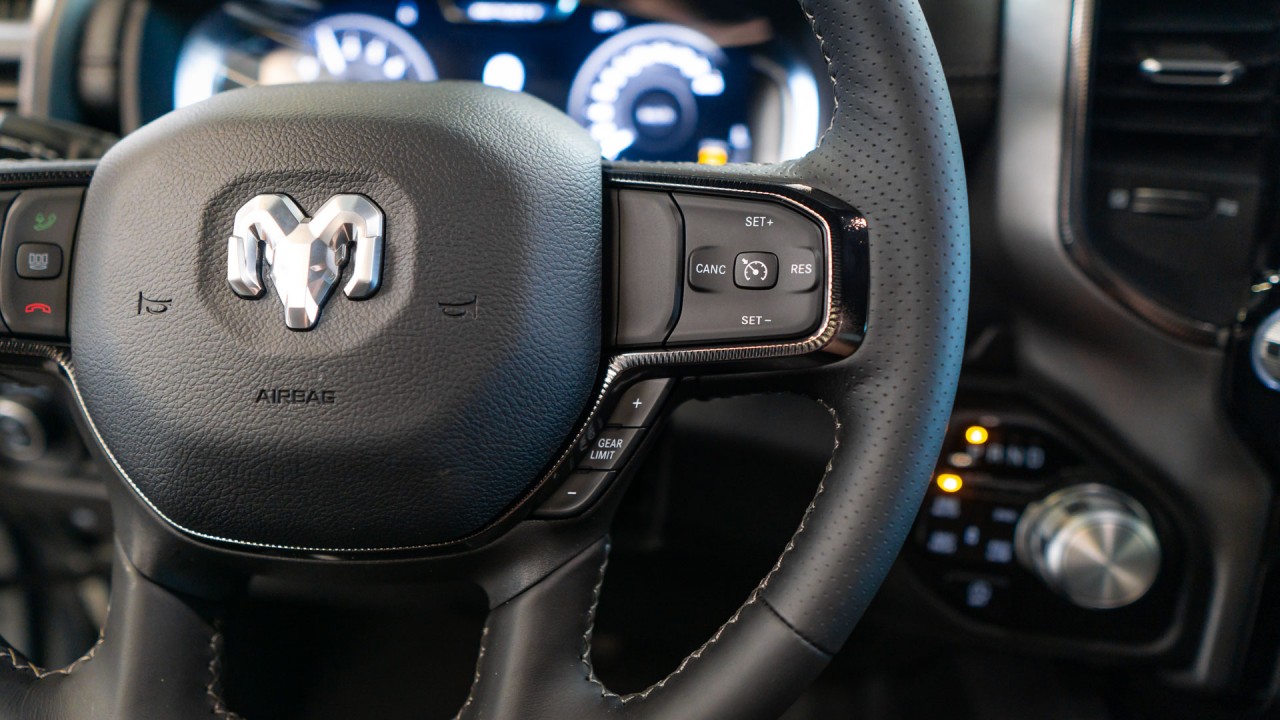 Dodge RAM 1500 Sport Night Edition - foto 17