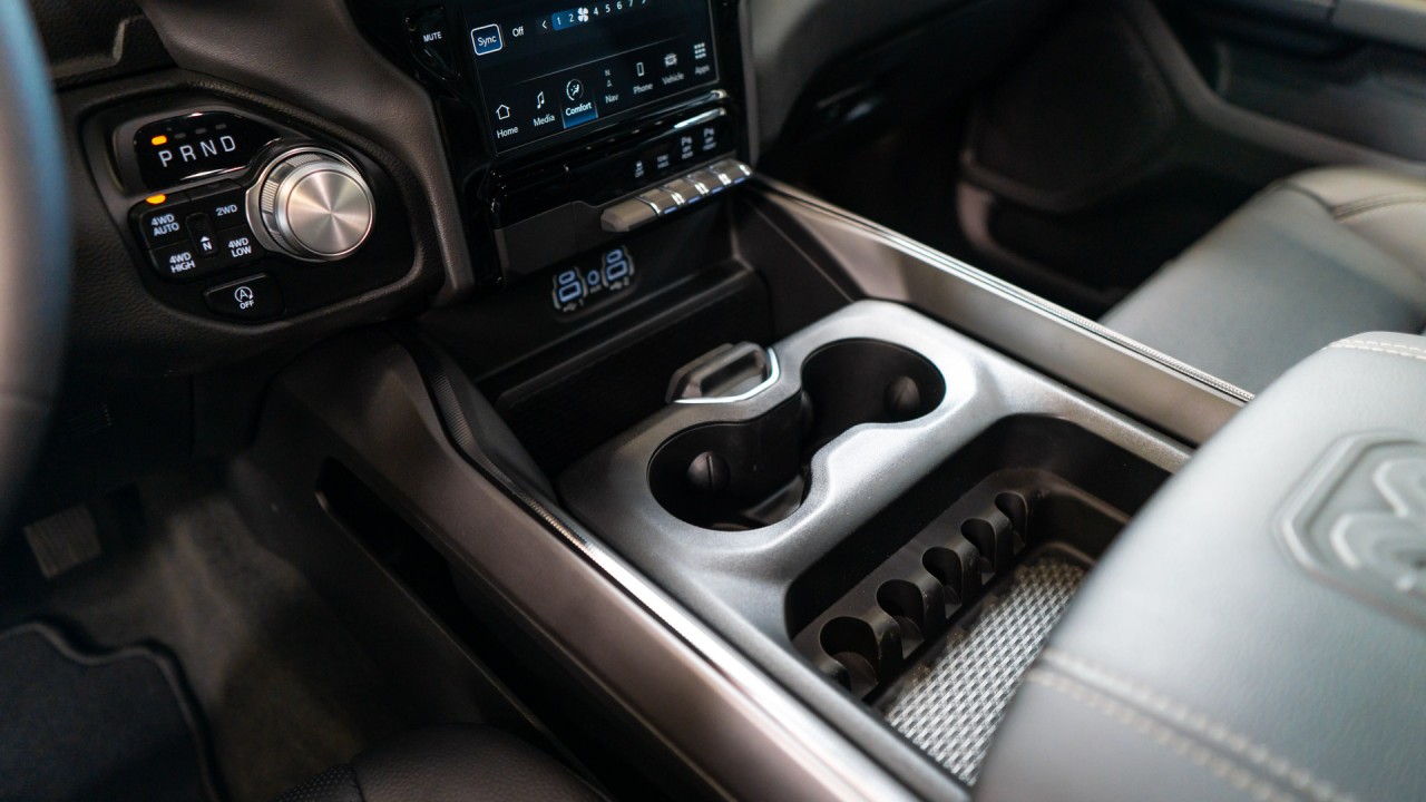 Dodge RAM 1500 Sport Night Edition - foto 18