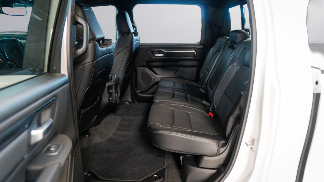 Dodge RAM 1500 Sport Night Edition - foto 26