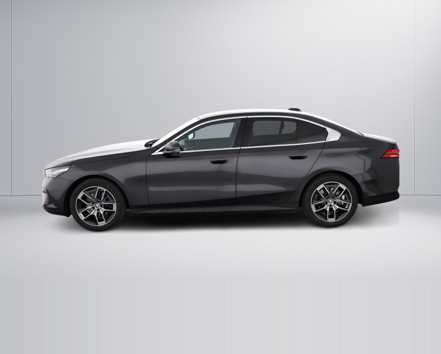 BMW 5 Series 2024 — imagine 16