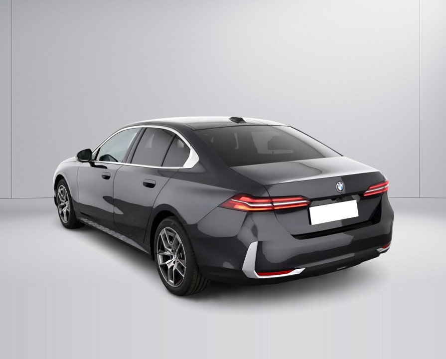 BMW 5 Series 2024 — imagine 5