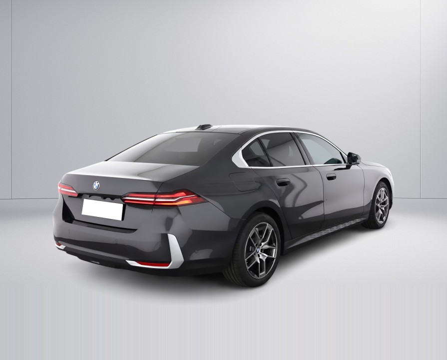 BMW 5 Series 2024 — imagine 3