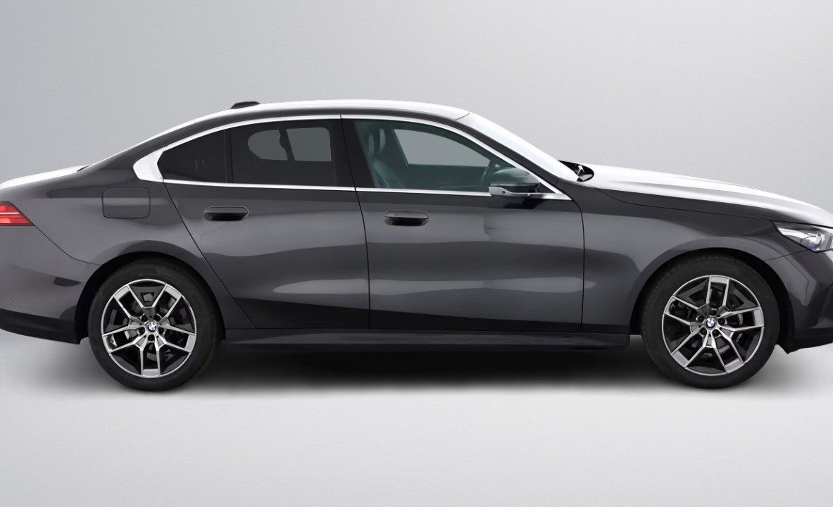 BMW 5 Series 2024 — imagine 2