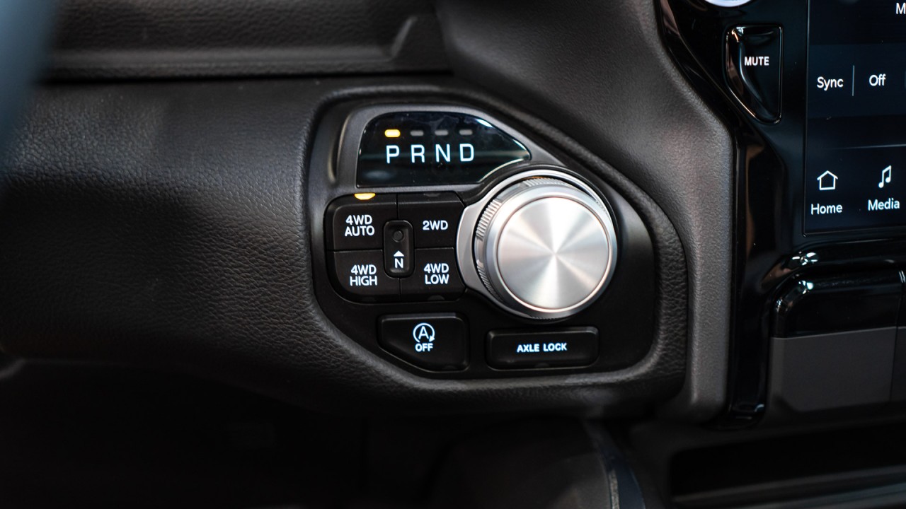 Dodge RAM 1500 Laramie Sport - foto 20
