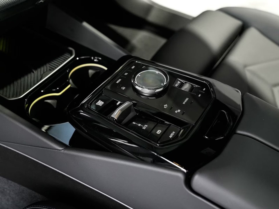 BMW Seria 5 520d xDrive M-Sport - foto 17