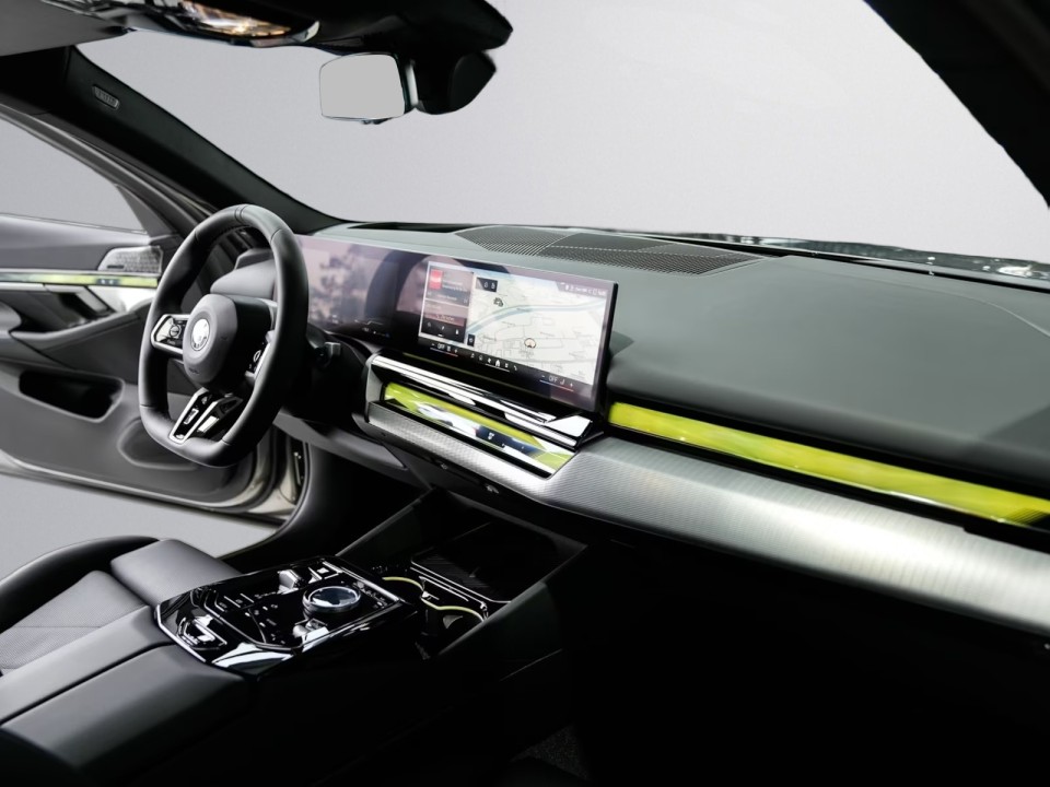 BMW Seria 5 520d xDrive M-Sport - foto 13