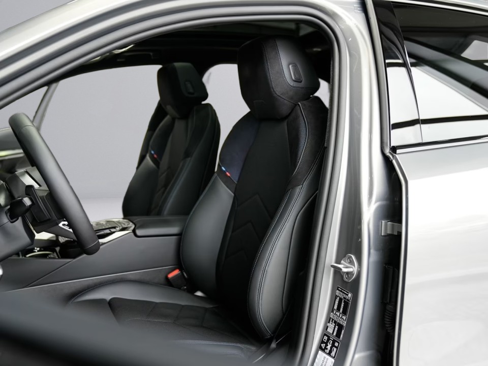 BMW Seria 5 520d xDrive M-Sport - foto 10