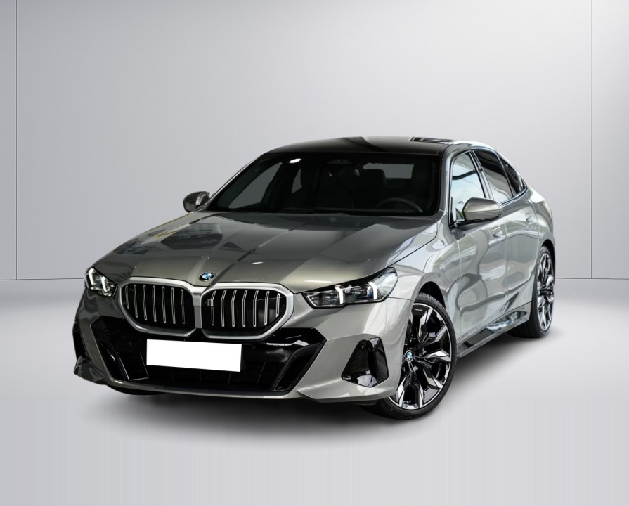 BMW Seria 5 520d xDrive M-Sport (5)