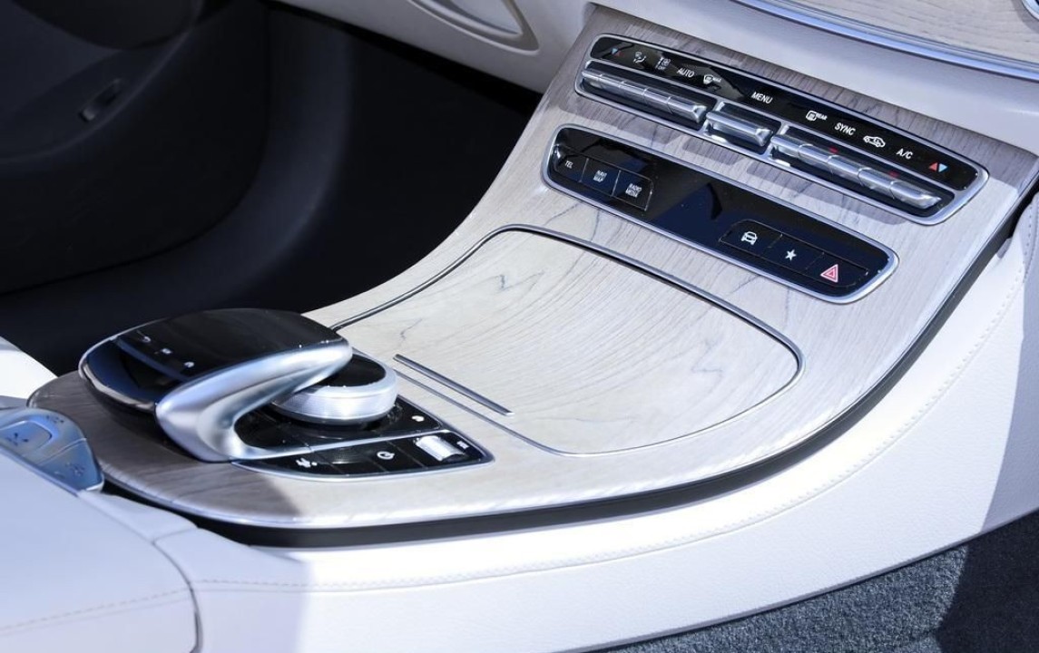 Mercedes-Benz E 200 Cabriolet AMG Line - foto 10