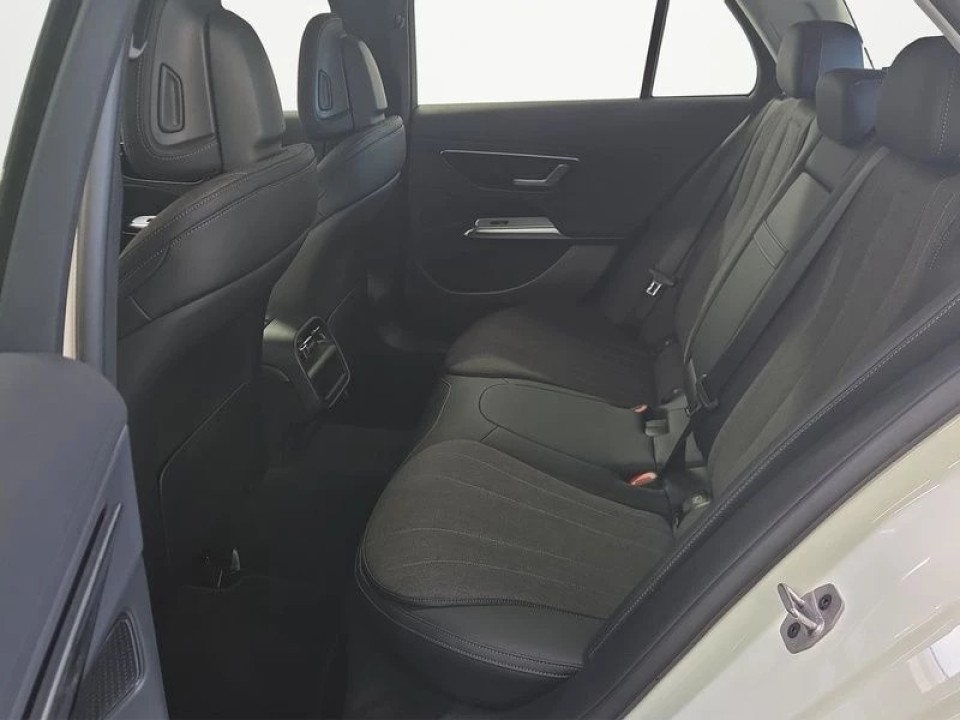 Mercedes-Benz E 300de T-Modell Avantgarde - foto 13