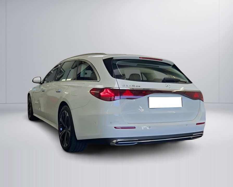 MERCEDES-BENZ E-Class 2024 — imagine 3