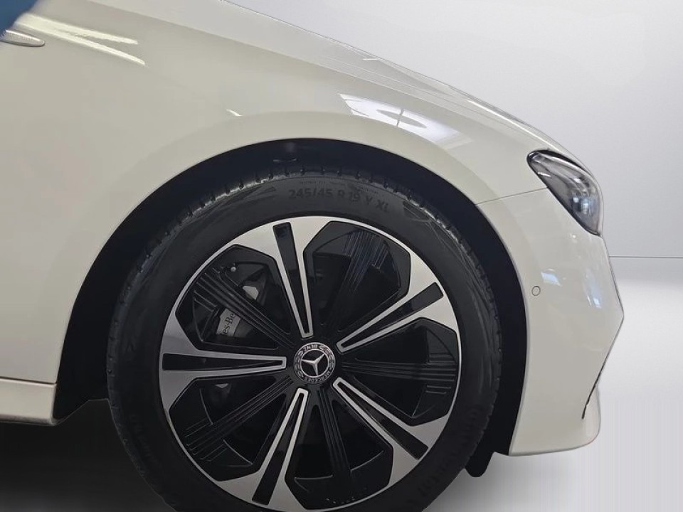 MERCEDES-BENZ E-Class 2024 — imagine 18
