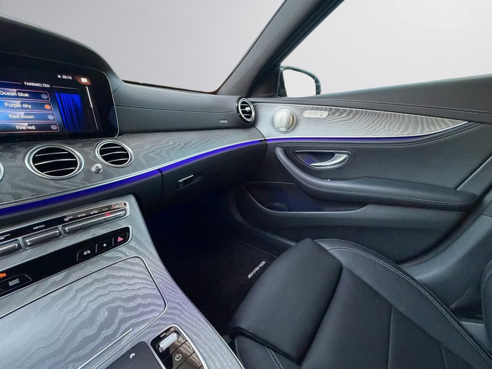 Mercedes-Benz E 400d 4MATIC AMG Line - foto 18