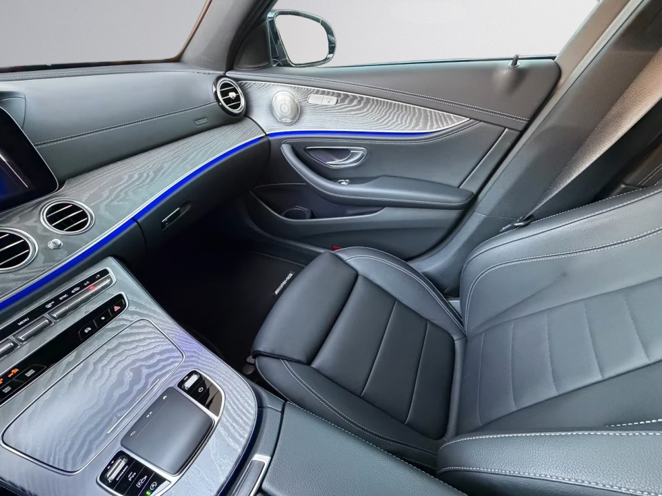 Mercedes-Benz E 400d 4MATIC AMG Line - foto 19