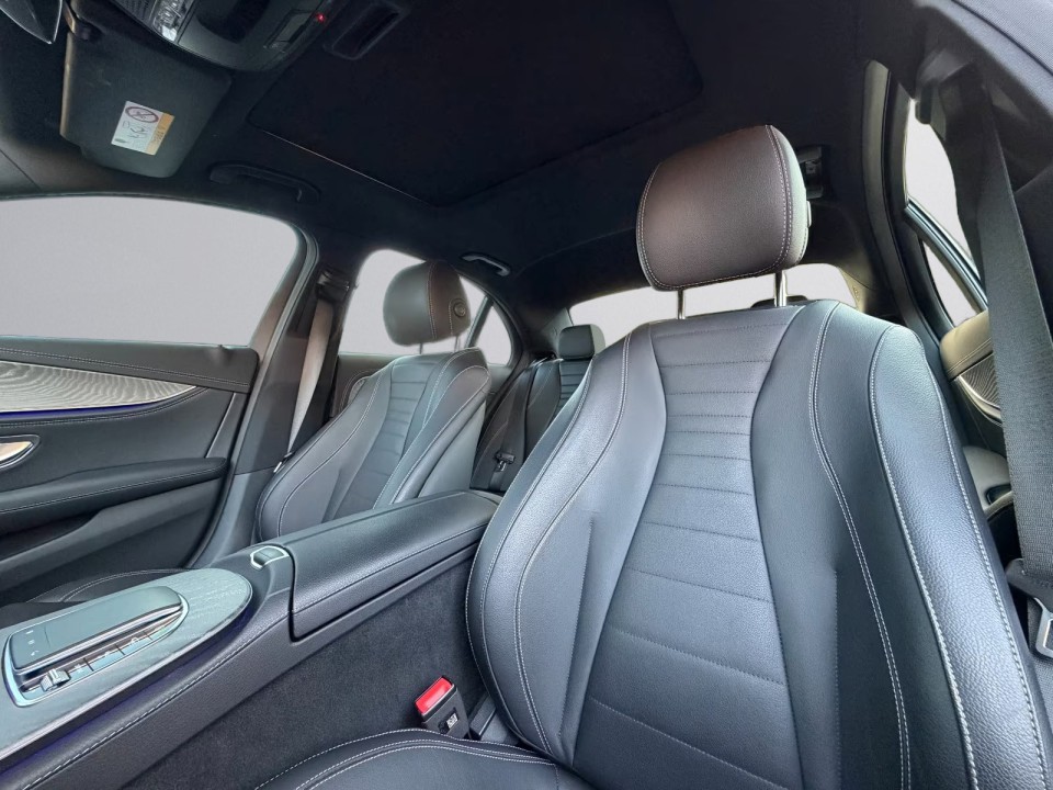 Mercedes-Benz E 400d 4MATIC AMG Line - foto 17