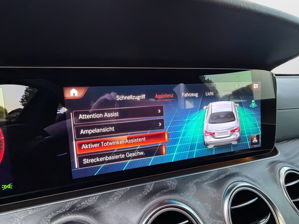 Mercedes-Benz E 400d 4MATIC AMG Line - foto 30