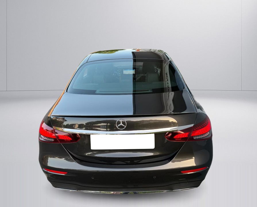 MERCEDES-BENZ E-Class 2023 — imagine 4