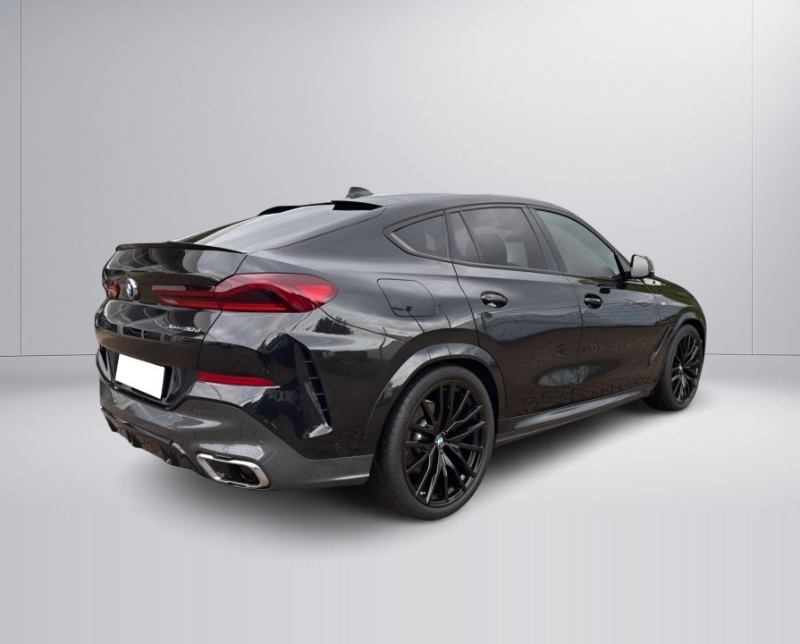 BMW X6 xDrive30d M-Sport (2)