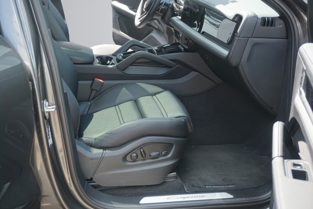 Porsche Cayenne Coupe E-Hybrid - foto 16