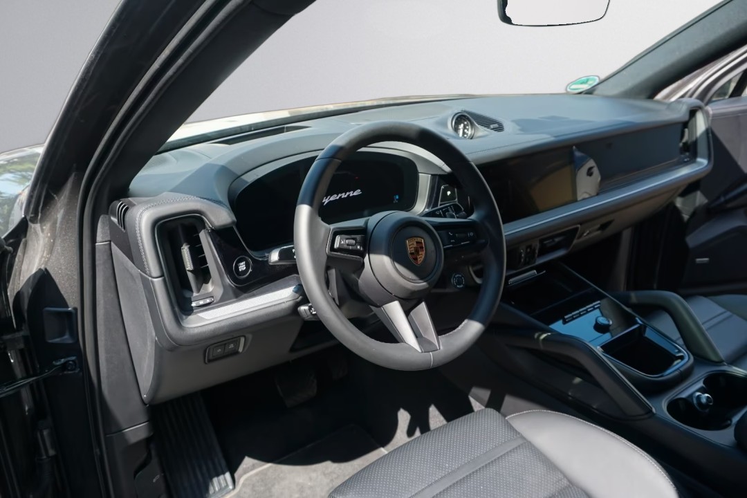 Porsche Cayenne Coupe E-Hybrid - foto 17