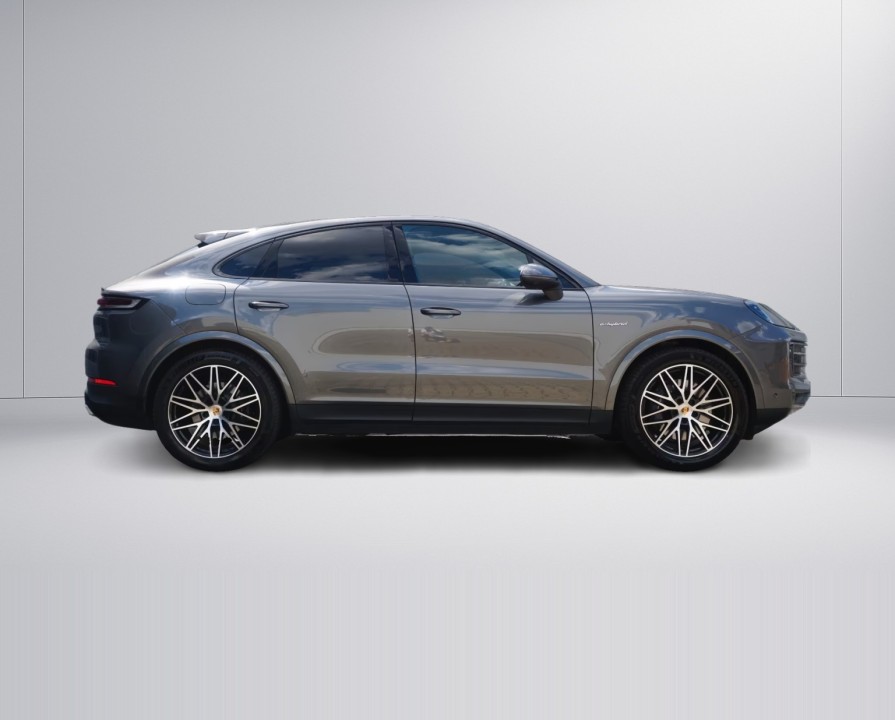 PORSCHE Cayenne Coupe 2024 — imagine 3