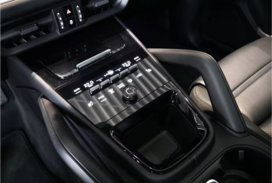 Porsche Cayenne Coupe E-Hybrid - foto 17