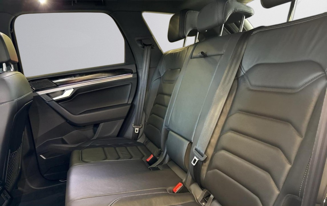 Volkswagen Touareg R-Line - foto 6