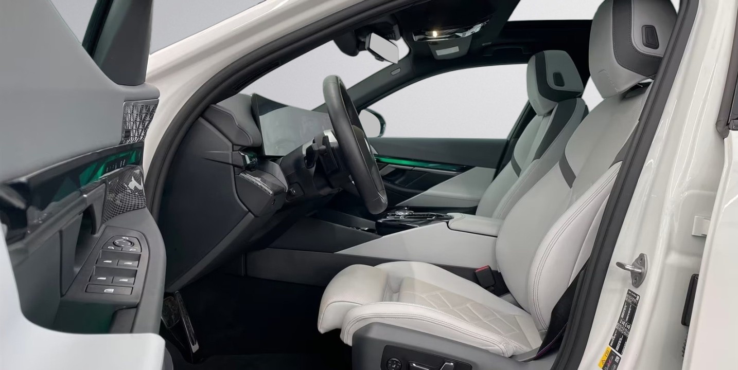BMW Seria 5 550e xDrive - foto 7