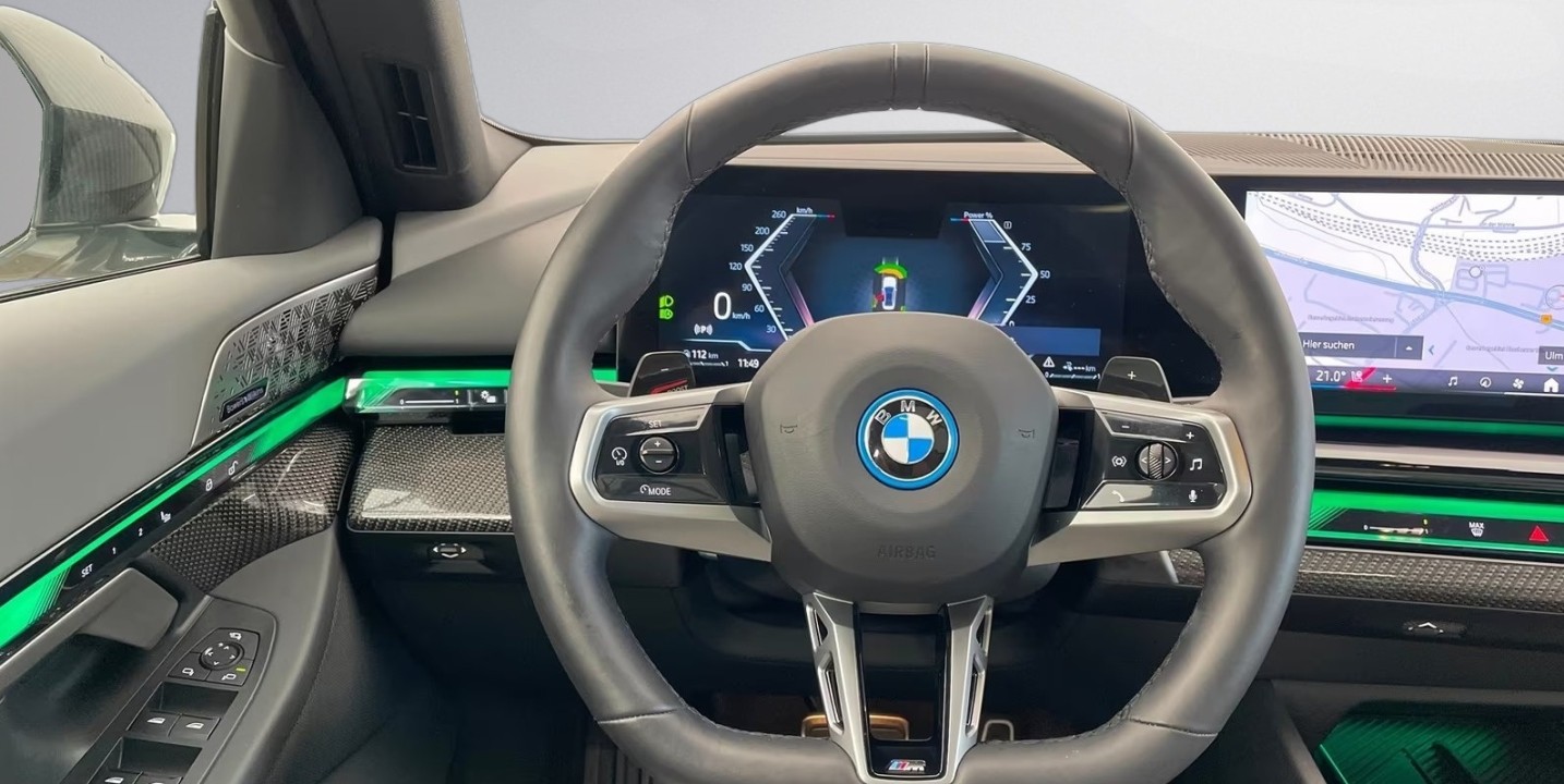 BMW Seria 5 550e xDrive (4)