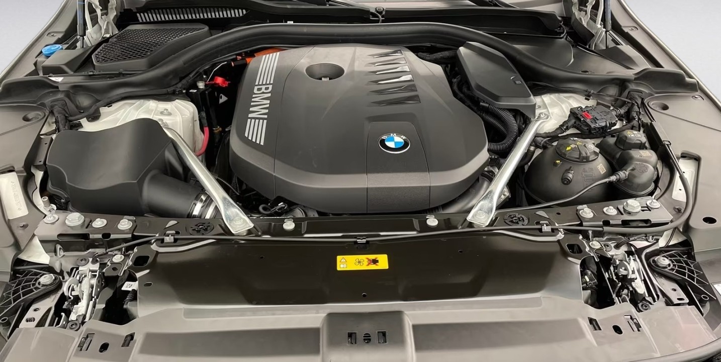 BMW Seria 5 550e xDrive - foto 12