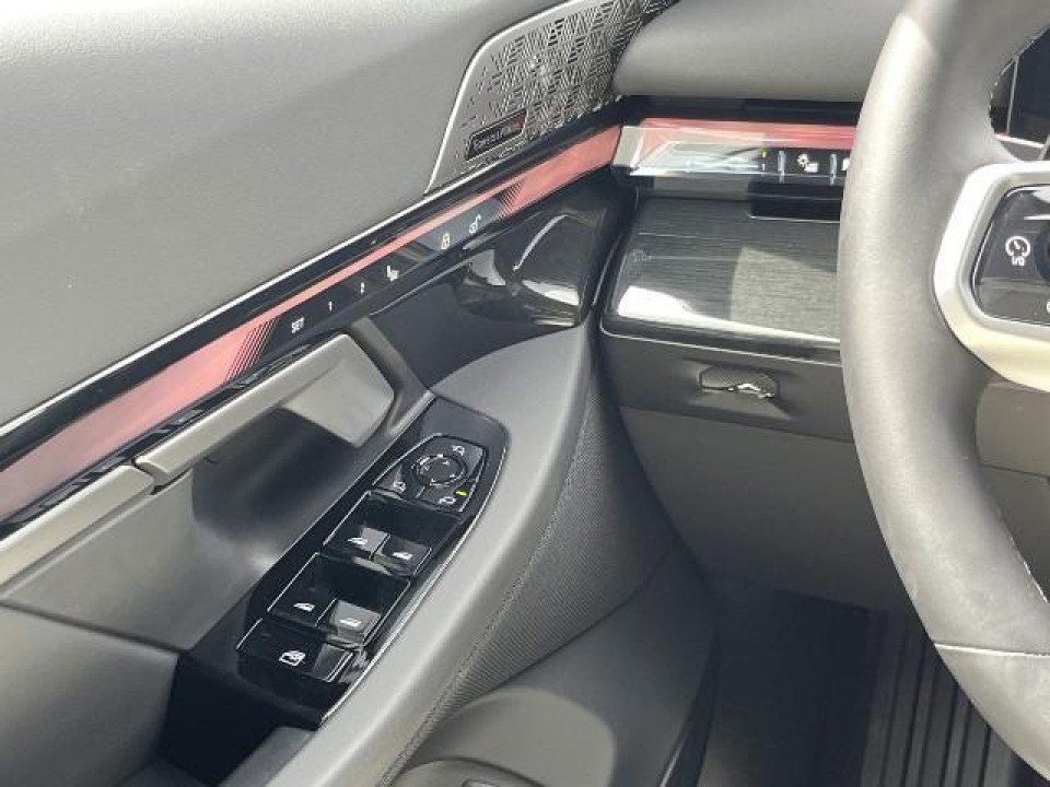 BMW Seria 5 550e xDrive - foto 8