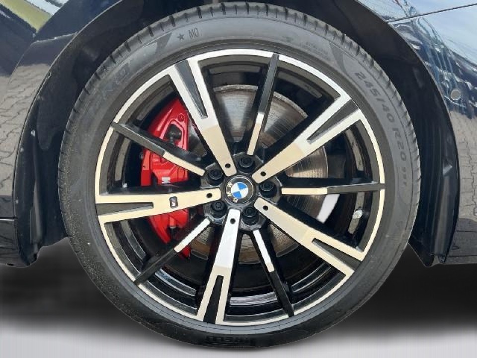 BMW Seria 5 550e xDrive - foto 12