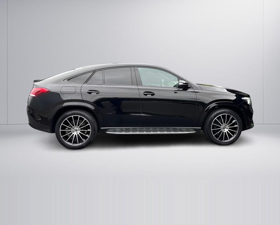 Mercedes-Benz GLE Coupé 300d 4MATIC AMG Line (2)