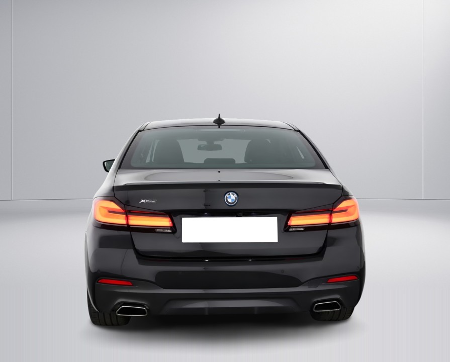 BMW Seria 5 545e xDrive M-Sport (4)