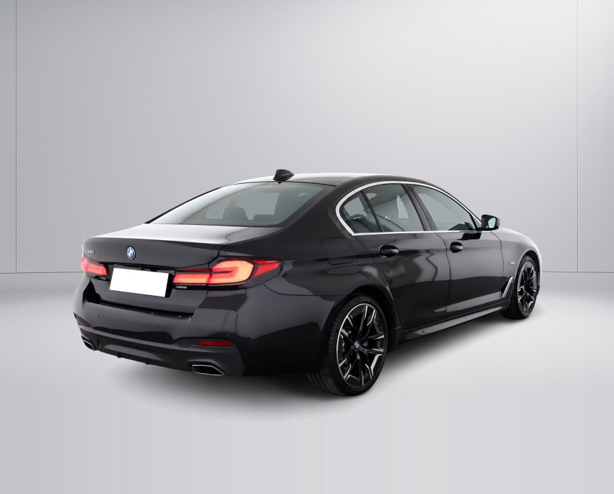 BMW Seria 5 545e xDrive M-Sport (3)