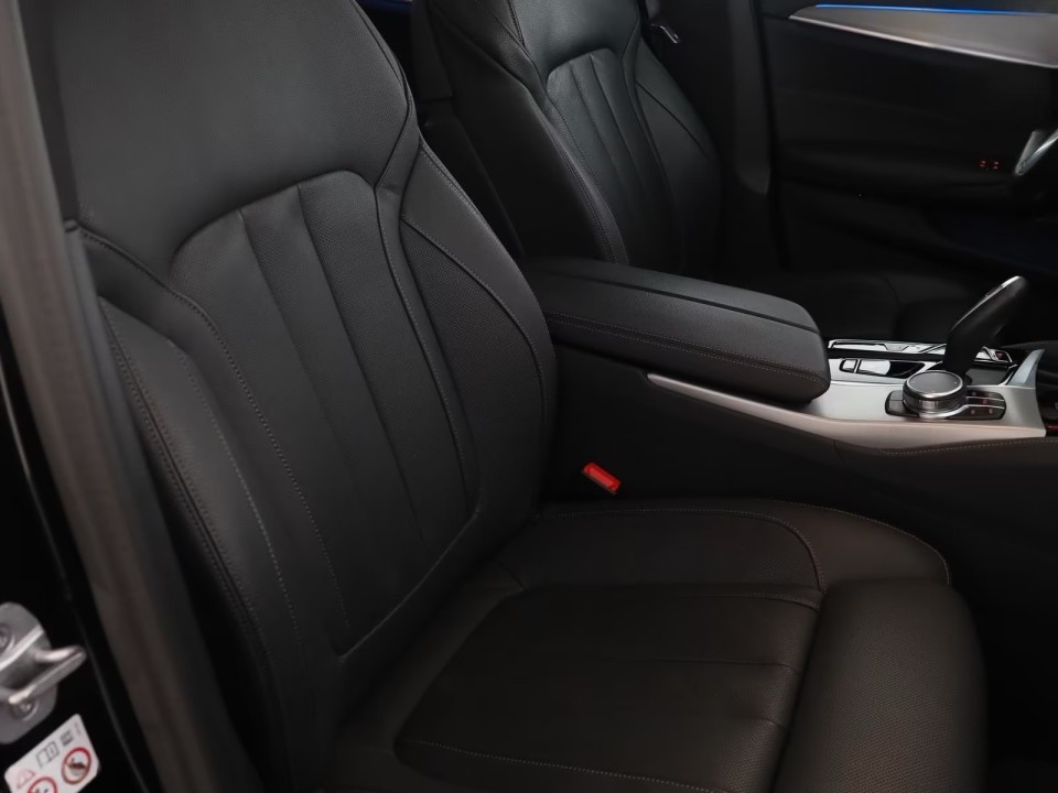 BMW Seria 5 545e xDrive M-Sport - foto 22