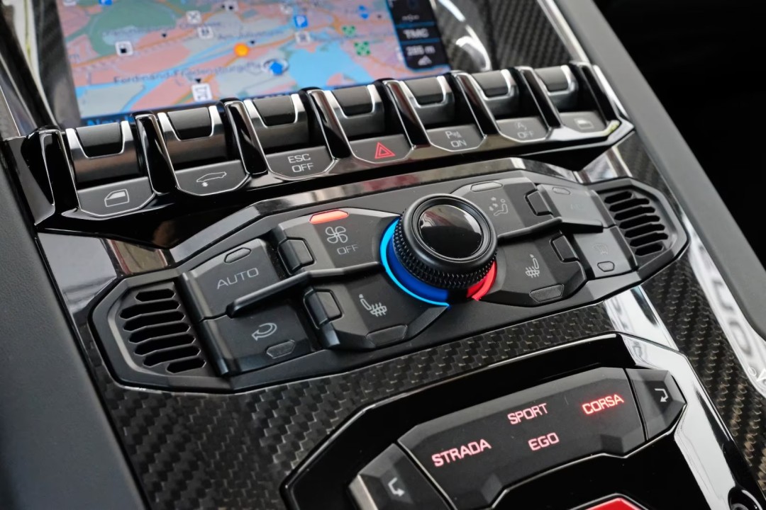 Lamborghini Aventador S - foto 12