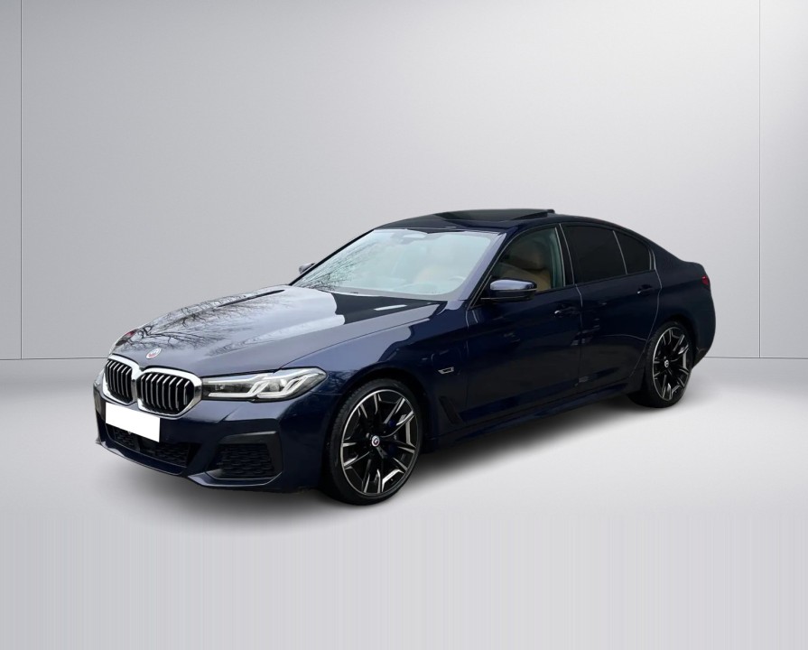 BMW Seria 5 545e xDrive M-Sport (5)