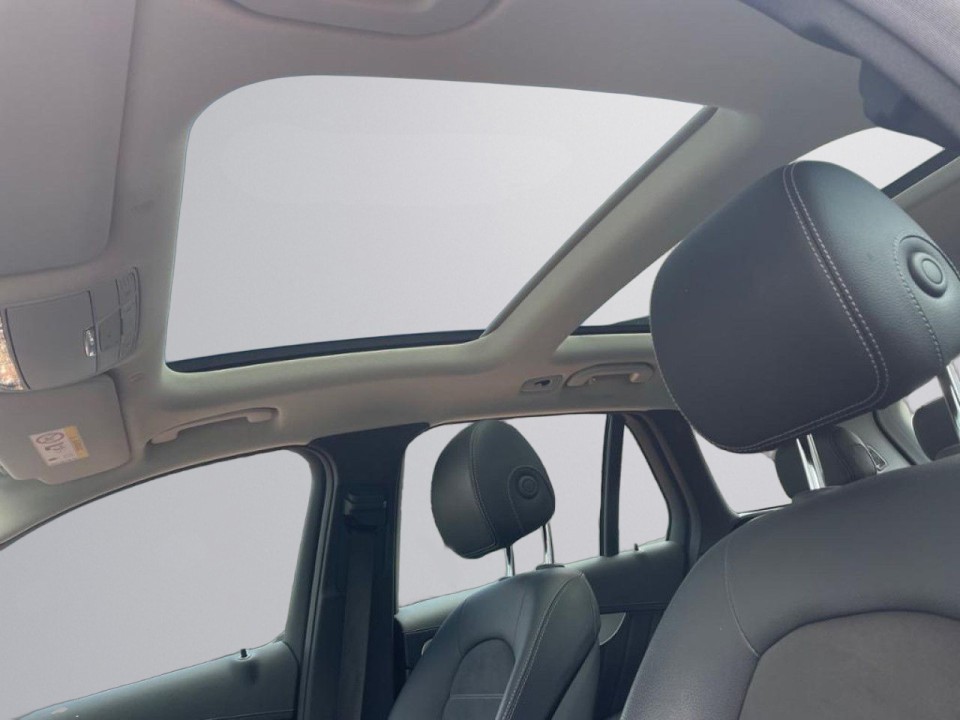 Mercedes-Benz GLC 300 4MATIC AMG Line - foto 11