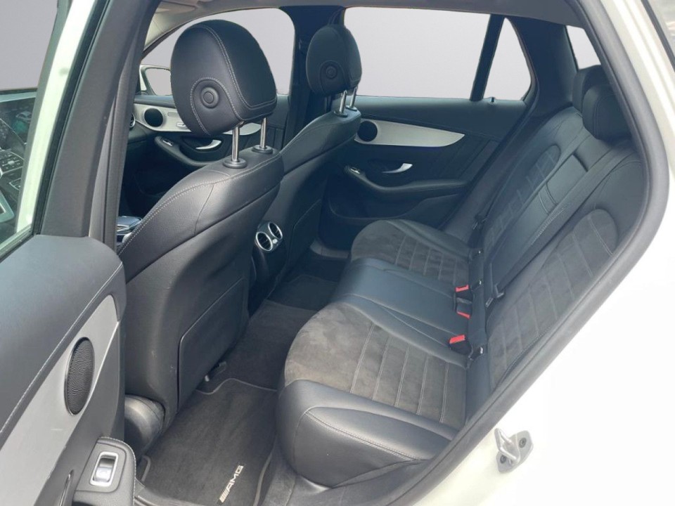 Mercedes-Benz GLC 300 4MATIC AMG Line (5)