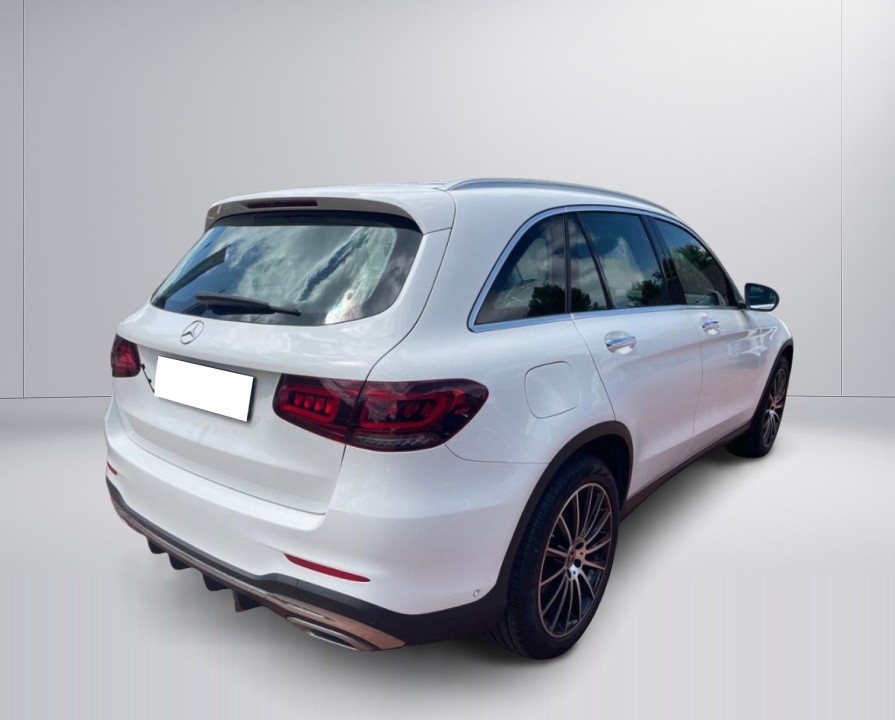 Mercedes-Benz GLC 300 4MATIC AMG Line (2)