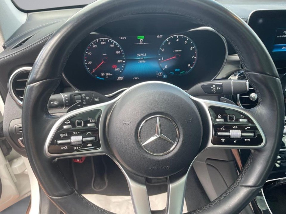 Mercedes-Benz GLC 300 4MATIC AMG Line - foto 6